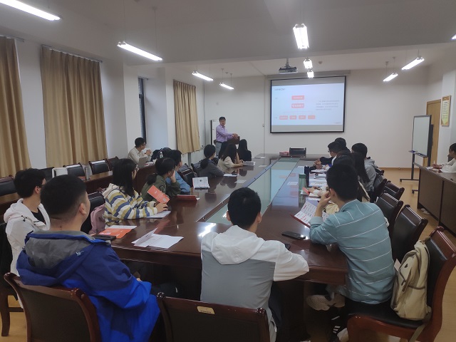 6a86ff82a7e54cd496c818ba283506a9.jpg 宣讲会现场.jpg