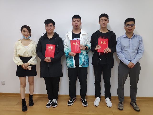 e03c725ced0a4cd38316f4932af46790.jpg 用人单位发放offer.jpg