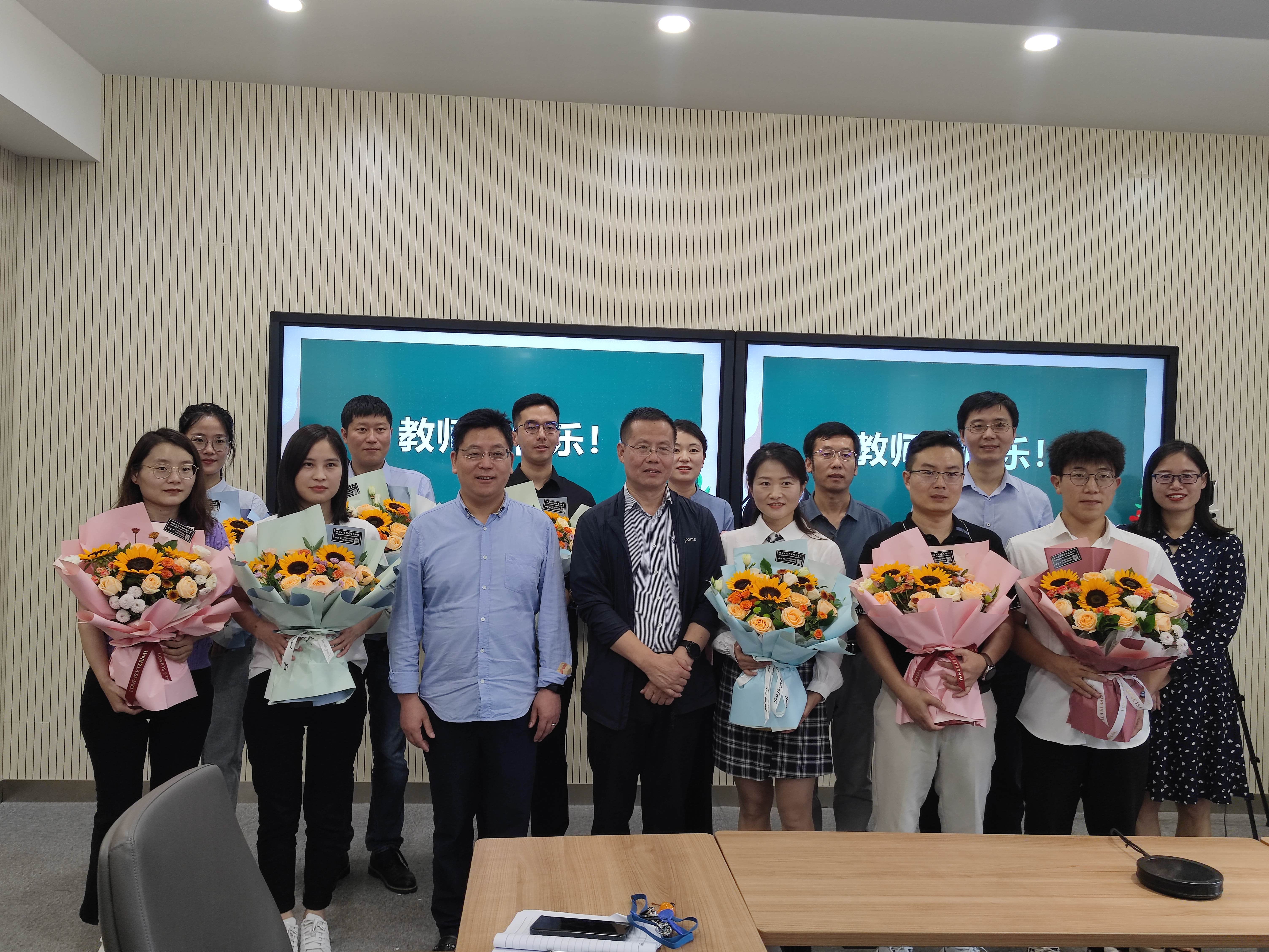 88c8c227978f474cb0467a7c97db6792.jpg 88c8c227978f474cb0467a7c97db6792.jpg