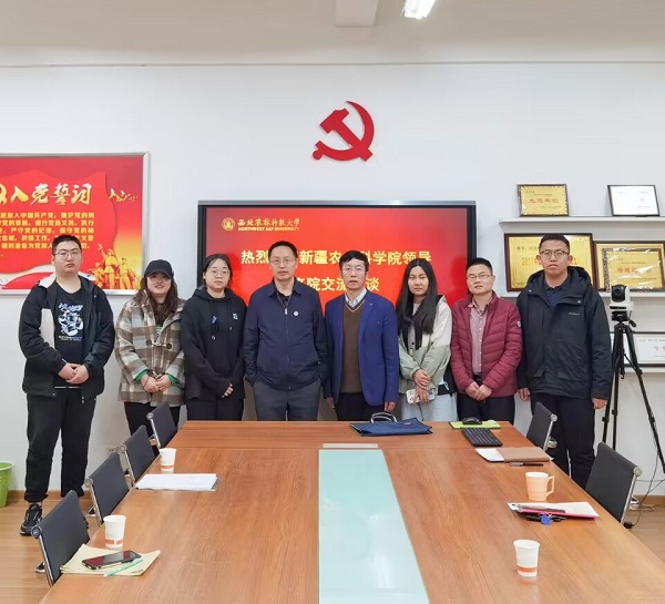 7d11bd7b68a44b6499433542c141c449.jpg 合影留念.jpg